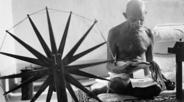 Margaret Bourke-White - Mahatma Gandhi (1946)