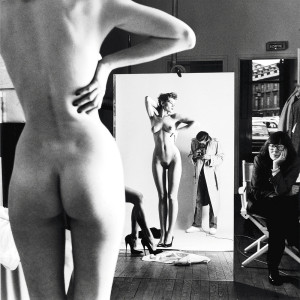 Helmut Newton - Autoritratto con modella e Alice Springs (Vogue Studio, Parigi; 1981)